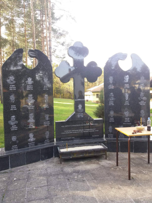 СЛУЖЕН ПАРАСТОС ЗА ПОГИНУЛЕ И НЕСТАЛЕ БОРЦЕ ОДБРАМБЕНО-ОТАЏБИНСКОГ РАТА СА ПОДРУЧЈА БАРАЋКОГ КРАЈА