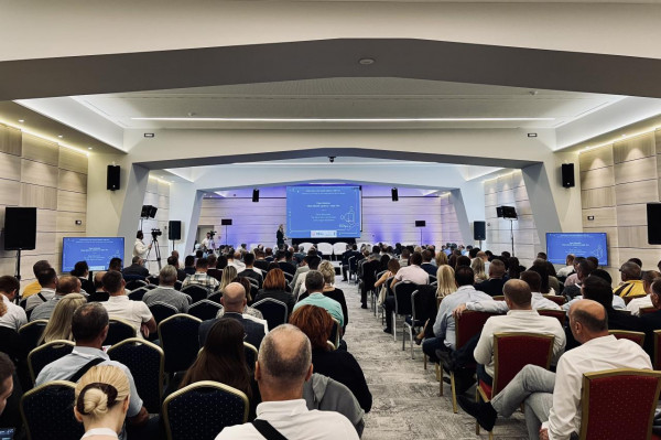 Predstavnici Mrkonjić Grada učestvovali na konferenciji „Jačanje uloge mjesnih zajednica u BiH“