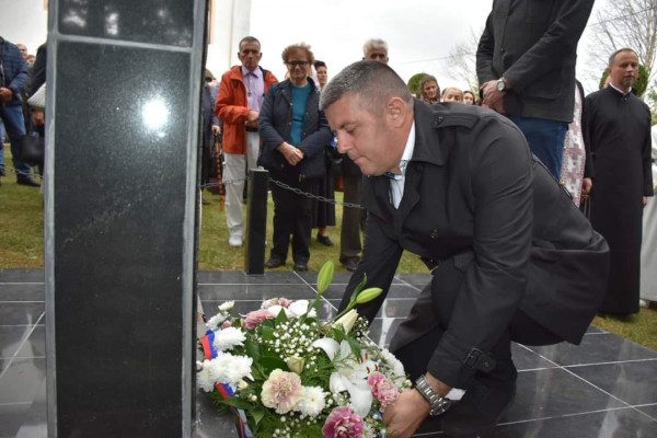 Obilježena slava hrama i služen parastos u Podbrdu