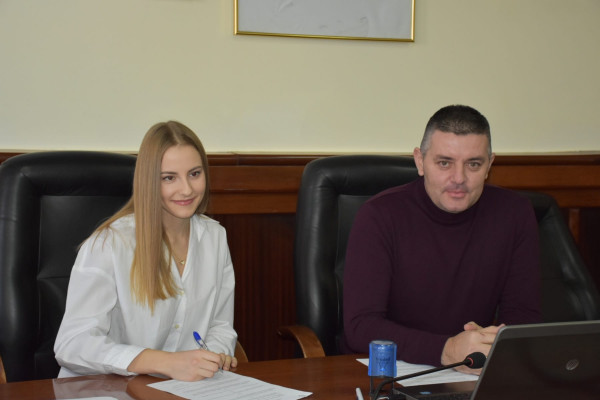 POTPISANI UGOVORI O STIPENDIRANjU 