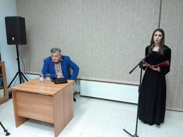 ОДРЖАНО ПРЕДАВАЊЕ О НЕДОУМИЦАМА У СРПСКОМ ЈЕЗИКУ