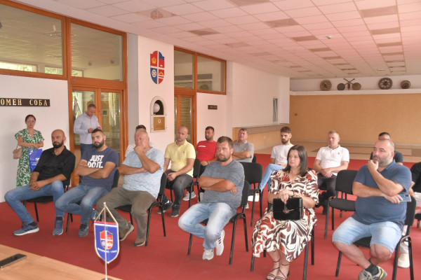 ПОДРШКА ПРОЈЕКТИМА САМОЗАПОШЉАВАЊА 18 НЕЗАПОСЛЕНИХ ЛИЦА