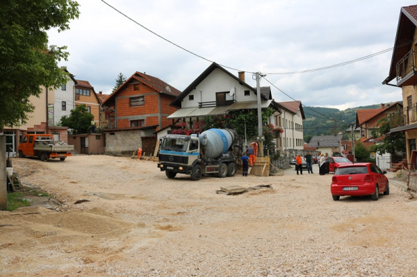 Санација дијела Његошеве улице са паркинг простором код зелене пијаце