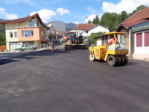 Завршени радови на асфалтирању Његошеве и улице Јована Рашковића