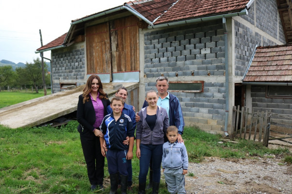 Начелница Дивна Аничић у посјети пољопривредницима у на Котору и у Шеховцима