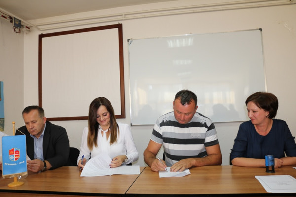 Načelnica Divna Aničić potpisala više ugovora za podršku privrednom razvoju
