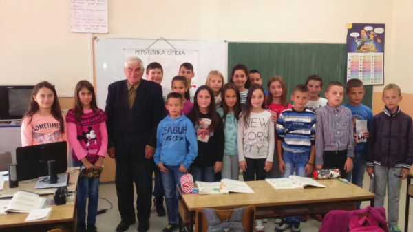 Ђаци се дружили са књижевником Ђуром Стипановићем