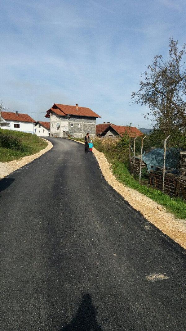 Завршено асфалтирање неколико улица и путева на подручју општине