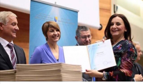 Уручена увјерење о додјели мандата новоизабраним начелницима - Дивна Аничић и званично поново начелник општине Мркоњић Град