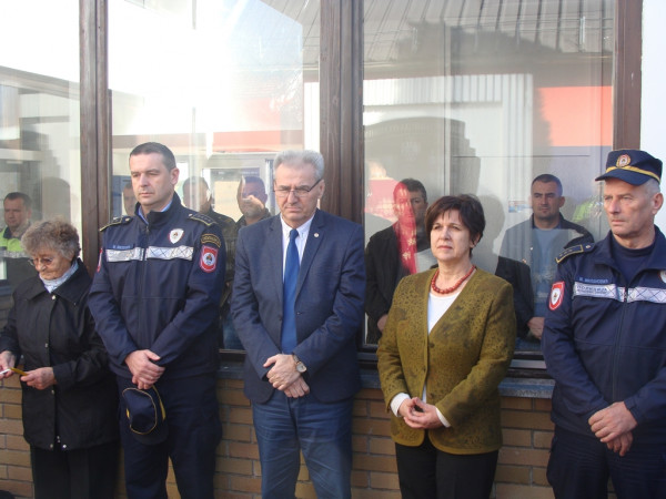 СЛУЖЕН ПАРАСТОС ЗА ПОГИНУЛЕ ПОЛИЦАЈЦЕ