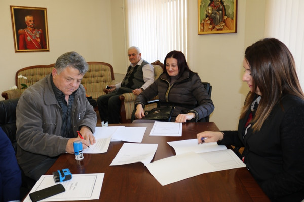 Potpisani ugovori o mikrokreditiranju