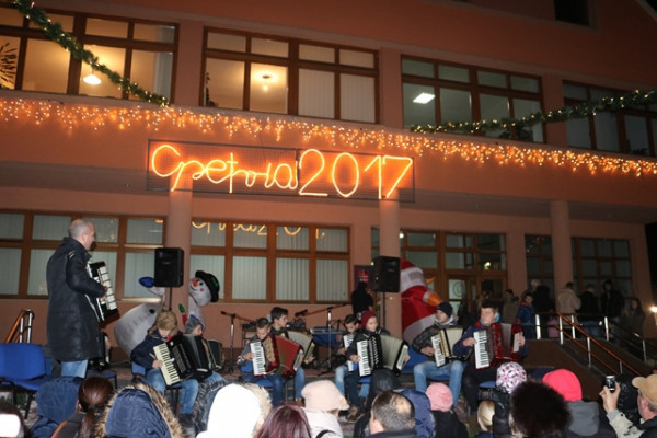 Дјеца Школе музике, ОШ ''Вук Карџић'' и Гимназије дио ''Зимске чаролије''