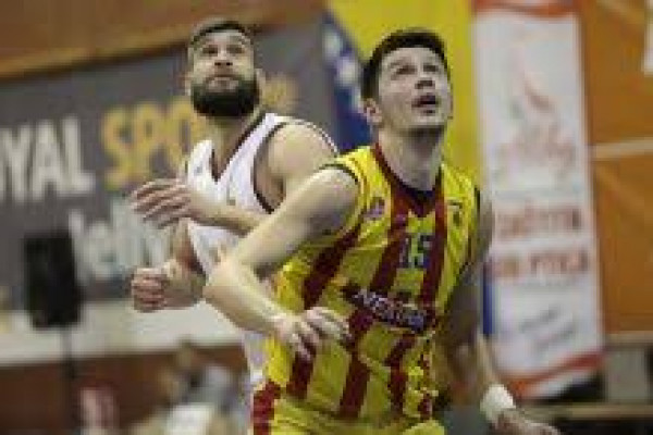 Младост поражена на домаћем терену