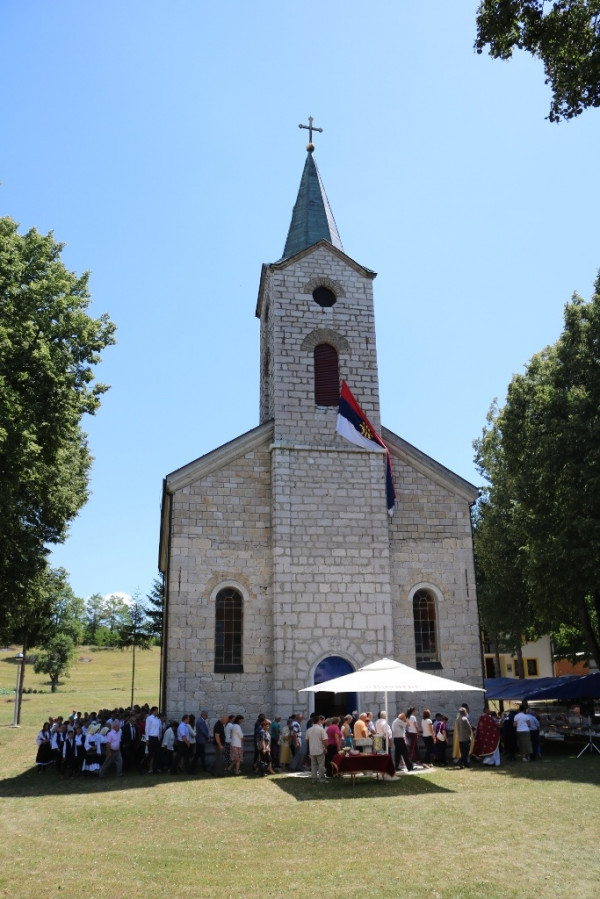 У Густовари прослављена храмовна слава - Петровдан